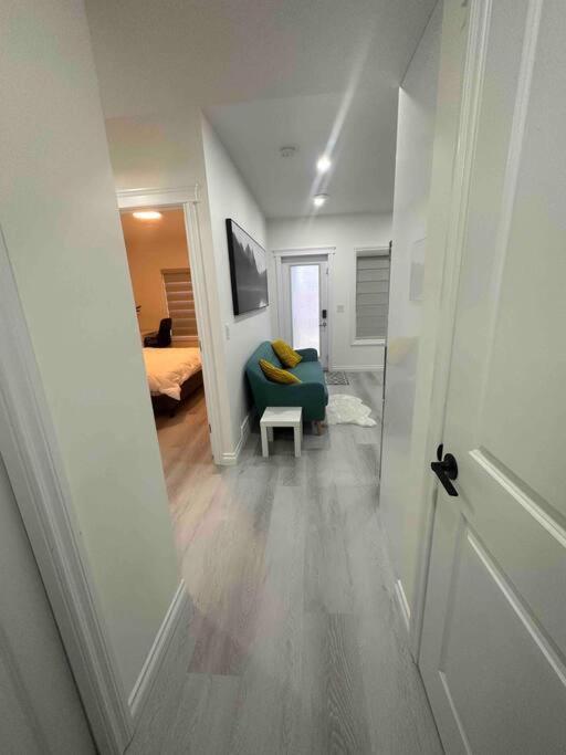 Award Winning Boho Paradise Sunlit Modern Suite YYC Buitenkant foto