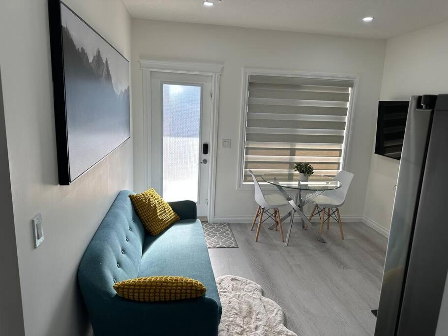 Award Winning Boho Paradise Sunlit Modern Suite YYC Buitenkant foto
