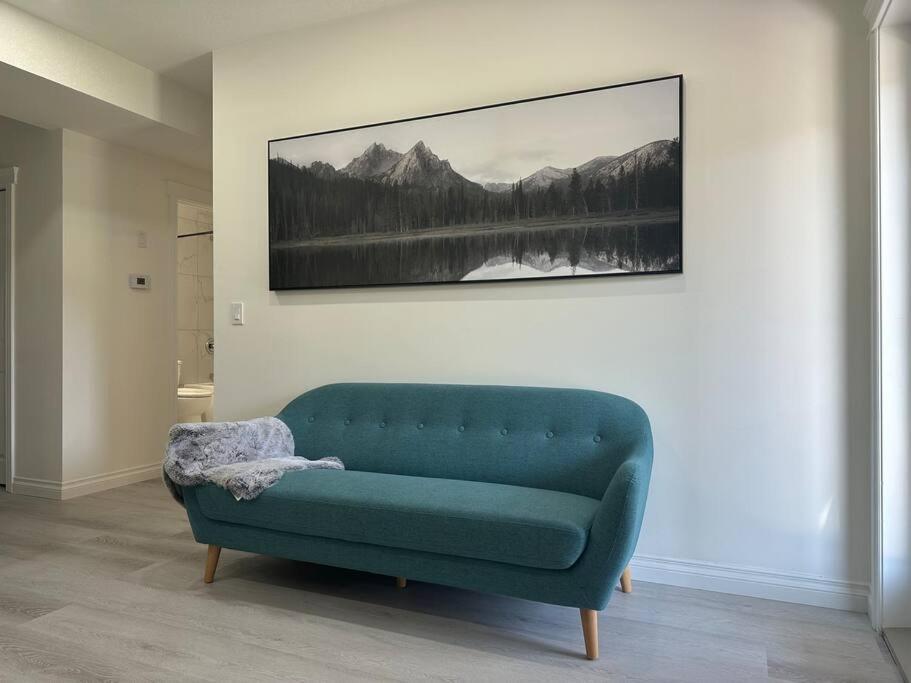 Award Winning Boho Paradise Sunlit Modern Suite YYC Buitenkant foto